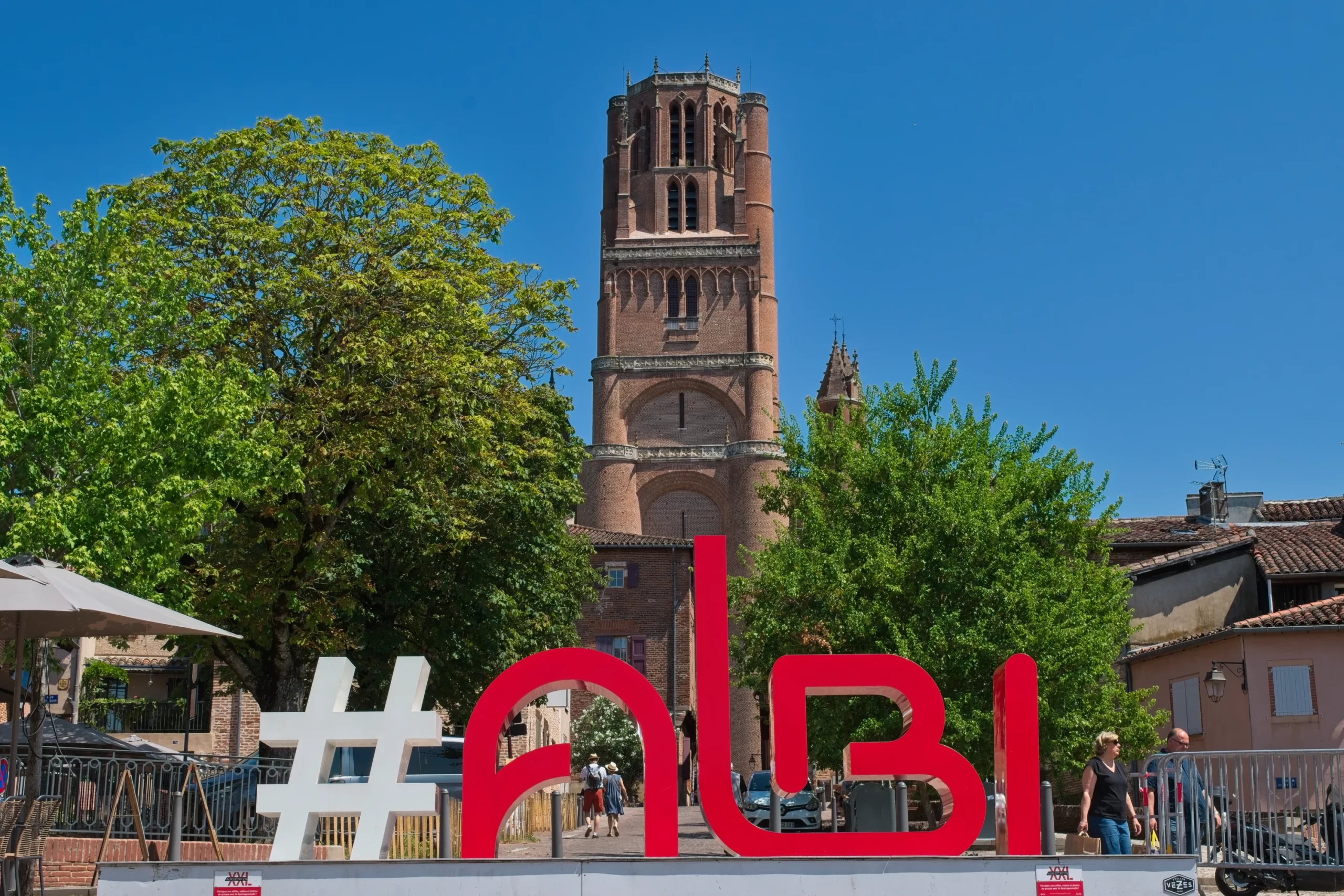 Tour-rouge-cathédrale-Sainte-Cécile-Albi.