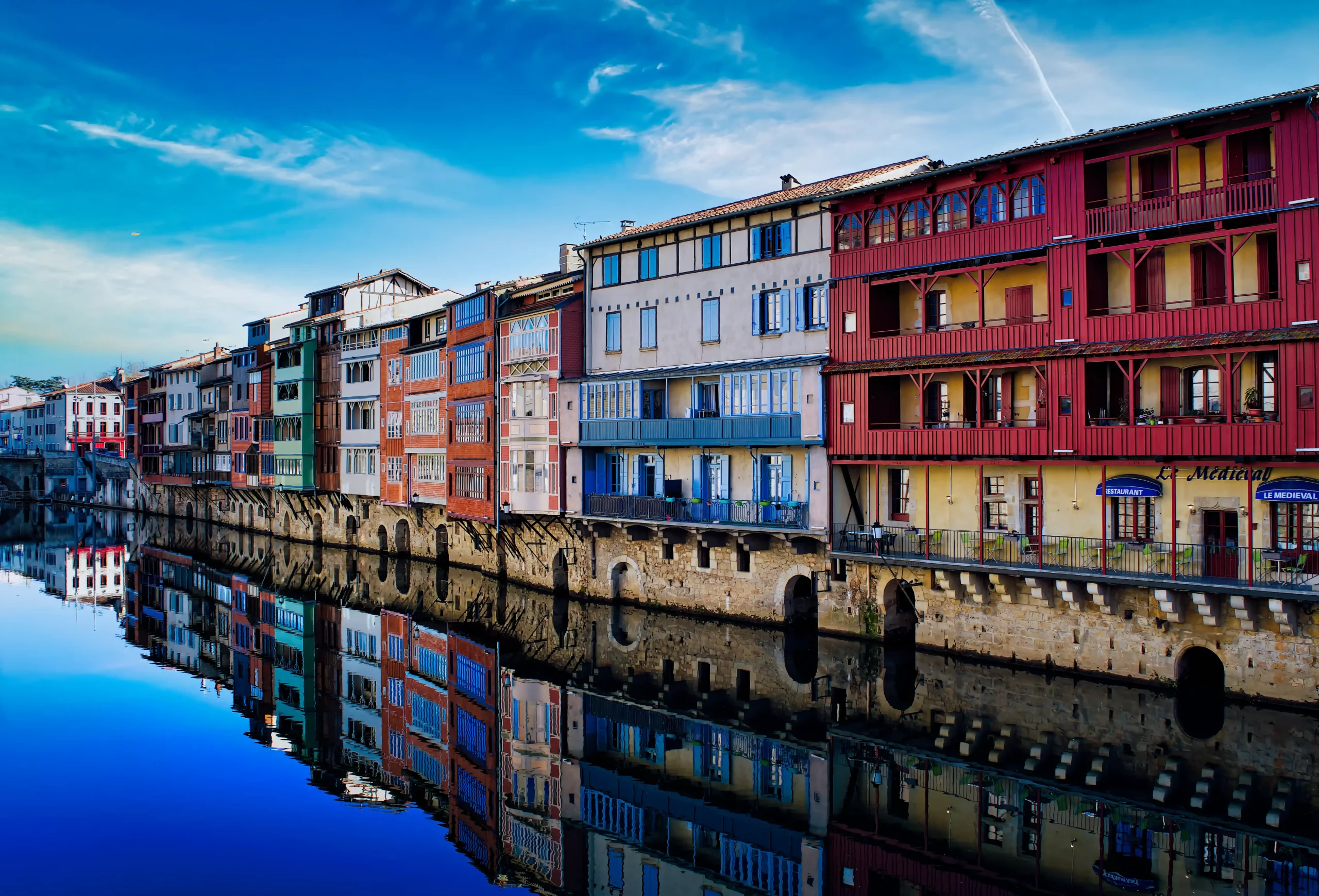 Les maisons sur L'Agout patrimoine de la ville de castres - urbain.