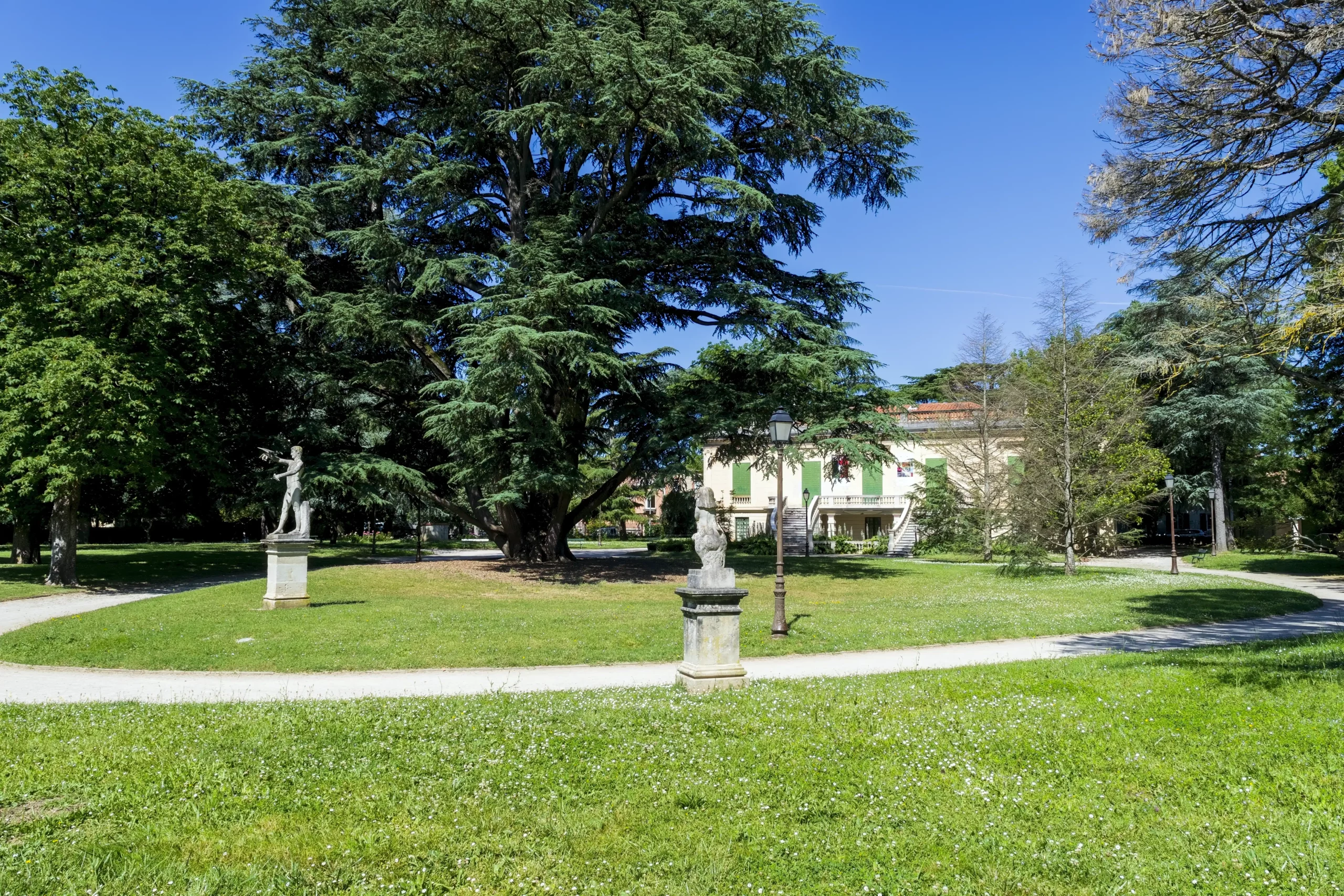 Parc-Briguiboul-espace-vert-photo-Castres Le parc Briguiboul à Castres - Photographe professionnel à Castres.